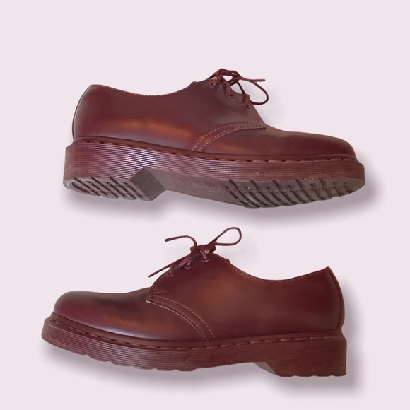All red 1461 Dr. Martens Oxford shoes - Picture 2 of 7